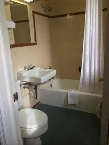 Budget Inn - Image 2