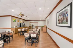 Quality Inn - Image 3
