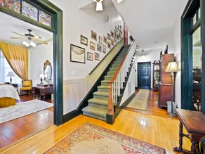 Downtown Historic Victorian Steps to Clay Theatre - Image 4