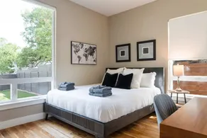 Brand new three story in the heart of the East side - Image 3
