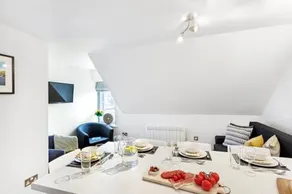 Bank Chambers Apartments - Image 3
