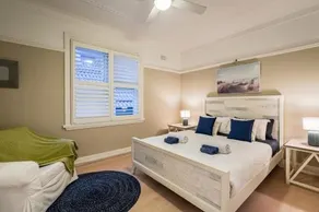 Best location in Manly Harbour view - Image 4