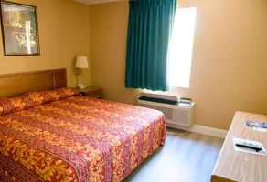 Kings Inn Hot Springs - Image 4
