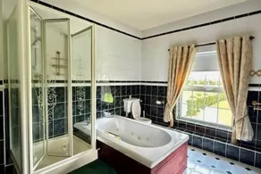 Summer Sale! Beakstown House Luxurious 5-bed Villa - Image 5