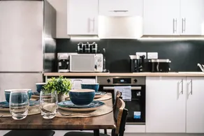 Stunning 2-bed Apartment in Banbury - Image 2