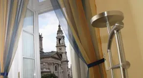 Classic Central Apartment - Image 5