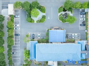 Yue Li Hotel - Image 4