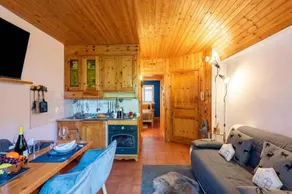 Chaberton Romantic Retreat Ski In Ski Out - Image 4
