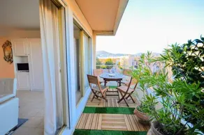 Saint Tropez Sea View Penthouse - Image 3