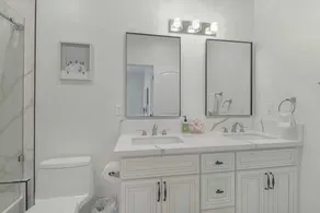 Stylish Pasadena Stay Near Old Town Rose Bowl - Image 3