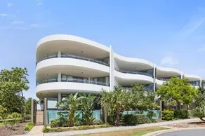 Cotton Beach Apartment 35 - Pool Views - Image 3