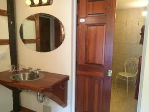 Strathcona Street Bed & Breakfast - Image 5