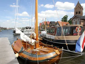 Holiday Home With Private Jetty on Water - Image 5