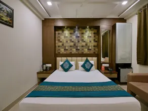 Hotel King Palace by OYO Rooms - Image 5