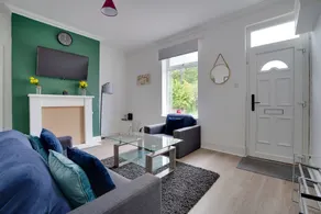 Fully furnished 3 Bedroom house - Image 4