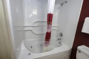 Red Roof Inn Holton - Image 2