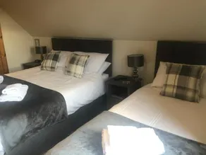 Seafar Guest Rooms - Image 2
