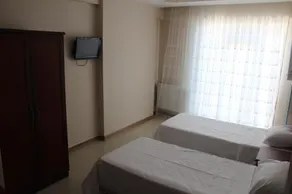 Zeus Apart Hotel - Image 4