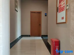 Xingyi Qiaofu Hotel - Image 4