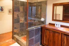 Impisi Accommodation - Image 3