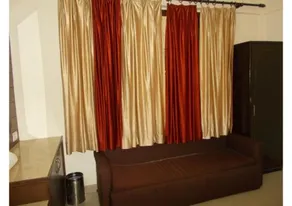 Royal Stay near Mall road - Image 5