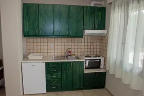 Paradise Studios & Apartments - Image 5