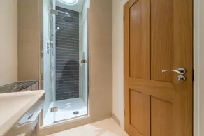 Fountain Court - Image 4