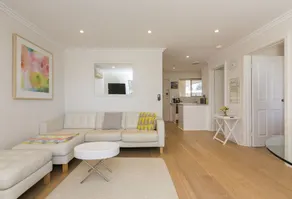 Cottesloe Ground Floor Apartment - Walk to Beach - Image 2