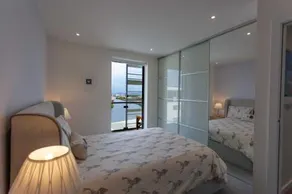 Waterfront West End Apartment - Image 3
