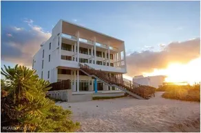 Beachfront Villa Solarium Garden House 1 - Image 3