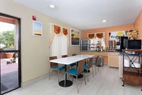Days Inn by Wyndham Chipley - Image 3