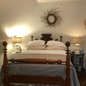 Riverside Gables Bed and Breakfast - Image 3