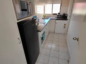 Tuggeranong Short Stay #11C Sleeps 8 - Image 4