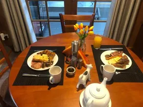 Belle's Bed & Breakfast - Image 4