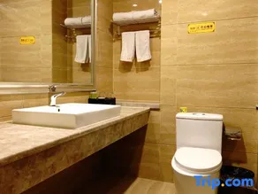Head Holiday Hotel - Image 3