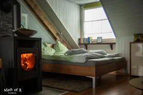 Hof Vierzehnender im Hohen Venn - 70qm Fachwerk-Studio - grosses Wohn-Schlafzimmer mit Dachterrasse und Kaminofen - separate Küche - perfekt für Paare - Monschau - Eifel - Hunde willkommen - Islandpferde - Image 3