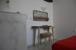 Studios Bourgos - Image 4