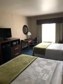 Country View Inn & Suites - Image 5