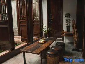 Zhouzhuang Yinlu Courtyard Riverside Garden Boutique Hotel - Image 4