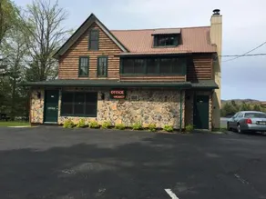 Pine Knoll Lodge & Cabins Inc - Image 2
