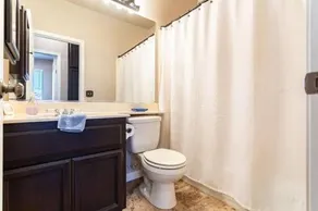 Cozy Home in the Heart of Elk Grove - Image 3