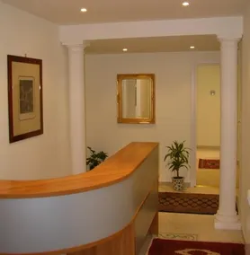 Eur Executive Inn - Image 5
