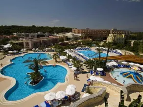 Blue Waters Club - Image 1