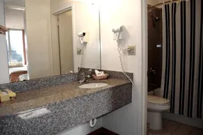 Columbus Inn - Image 5