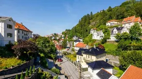 Modern Bergen Apartment with Terrace & Scenic Views, free parking - Image 5