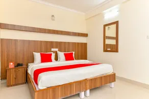 Hotel Grand Casa by OYO Rooms - Image 5