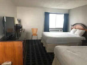 Tamarack Inn - Image 4
