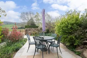 Luxury Cheltenham Home with EV charger Lechampton Hills - Image 4