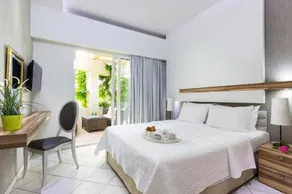 Socrates Plaza Hotel - Image 5