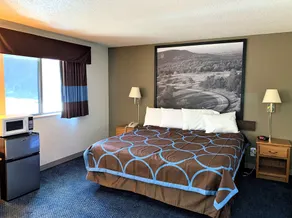 Super 8 by Wyndham Martinsville VA - Image 3